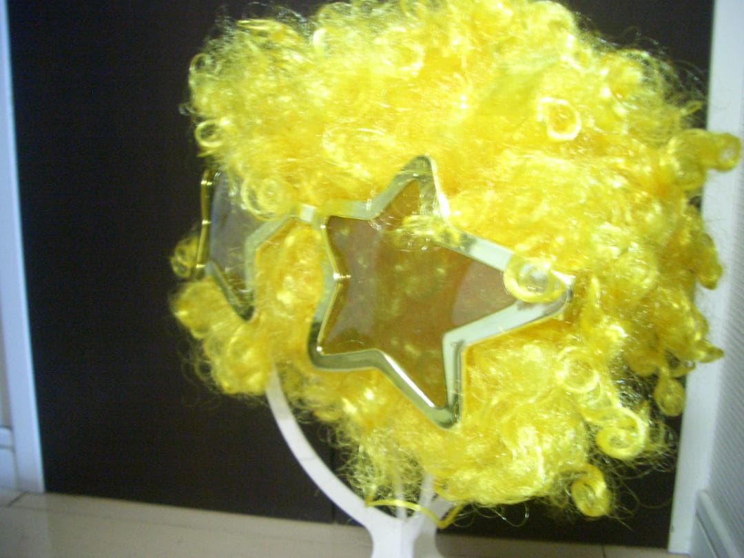 5人分セット　ゴールド　スパンコールつなぎ & BIGサングラス付アフロウィッグ