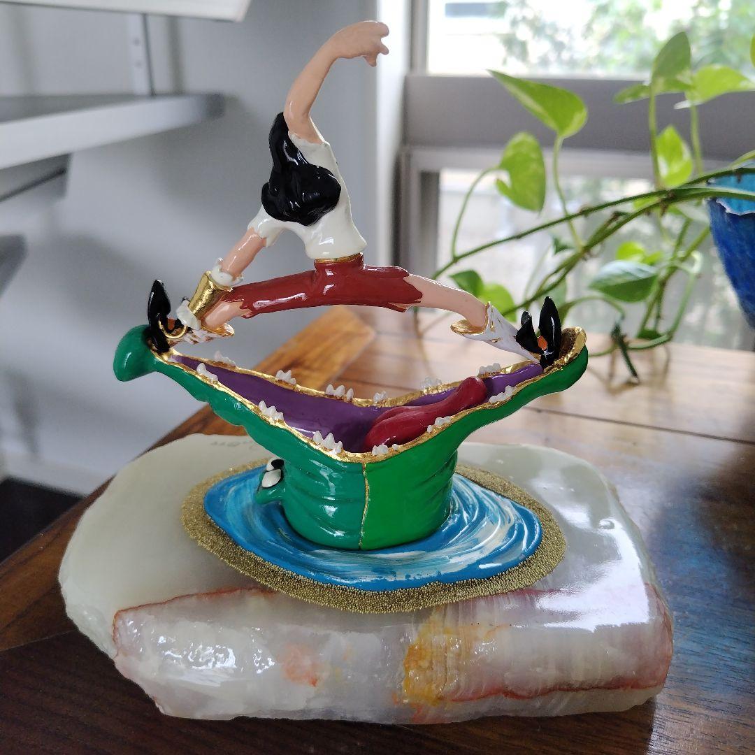 レア美品です！DISNEY Captain Hook 天然石 台座 フィギュア