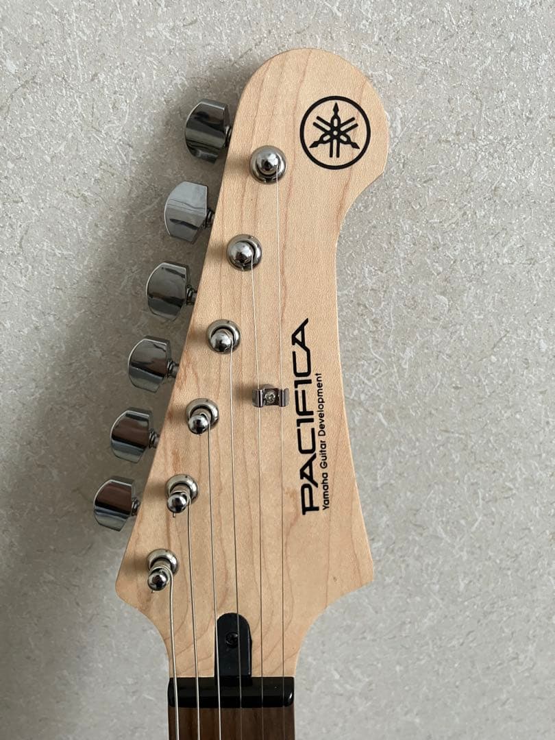 YAMAHA PACIFICA 012 レッドメタリック