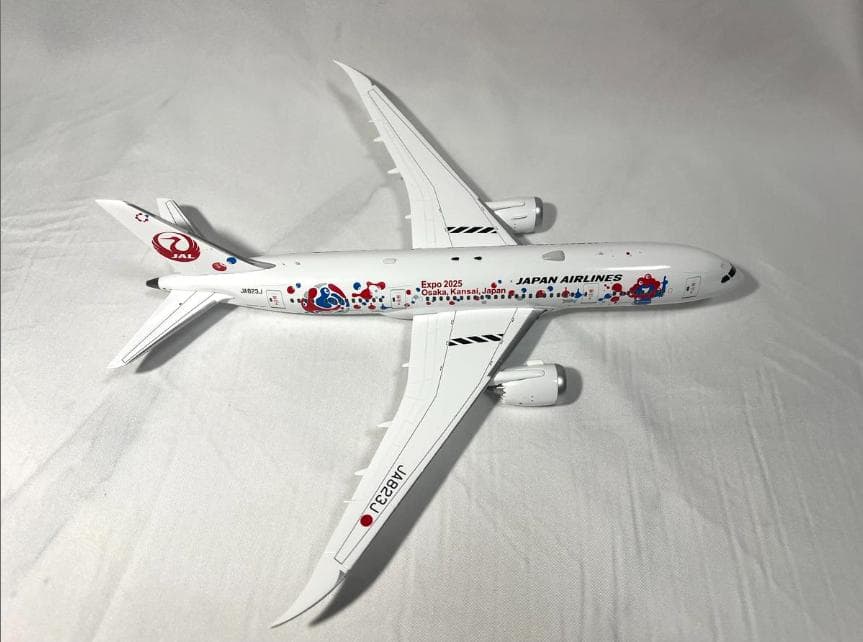 B-Models 日本航空 JAL B787-8 JA823J 1:200