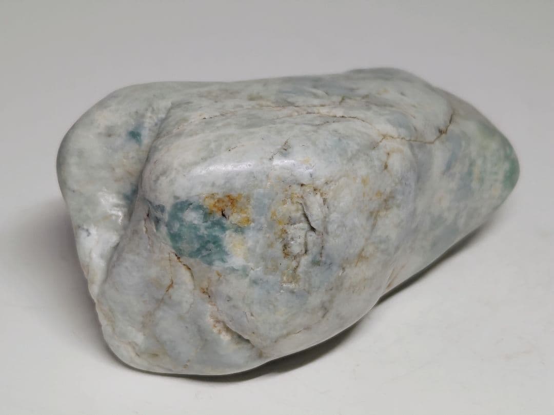 白緑 370g 翡翠 ヒスイ 原石 鑑賞石 自然石 誕生石 鉱物 鉱石 水石