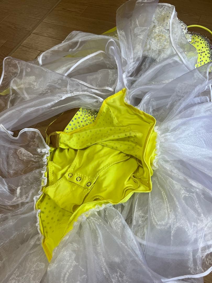 未使用に近い黄色ラテンドレス　サイズS~M ストレッチあり