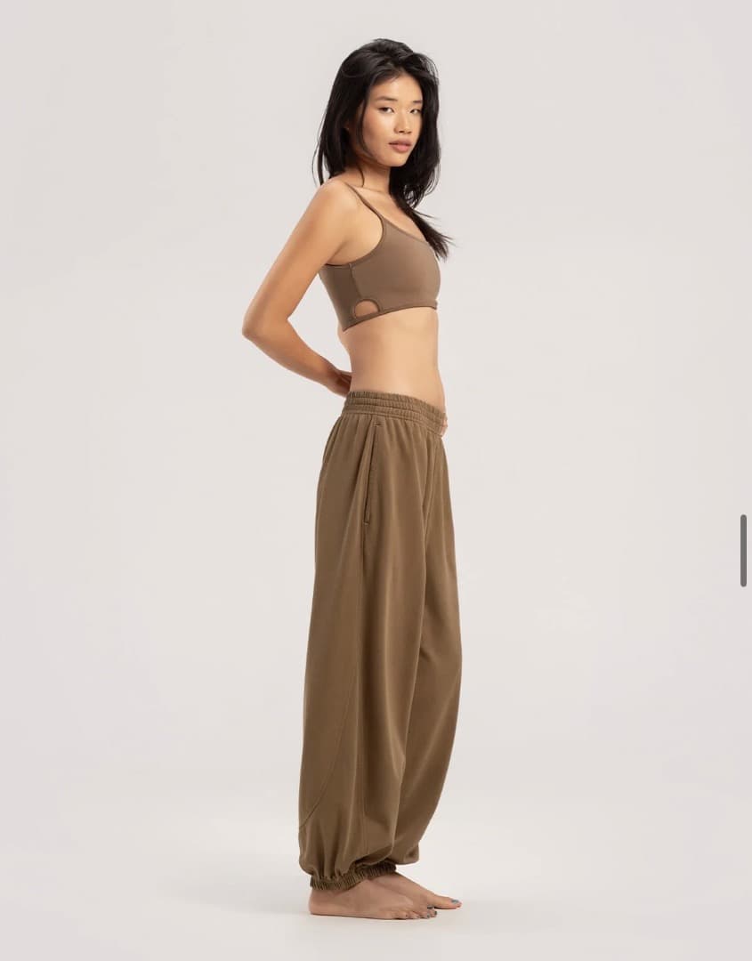 budhi mudra ジョガーパンツ　Coca mobha