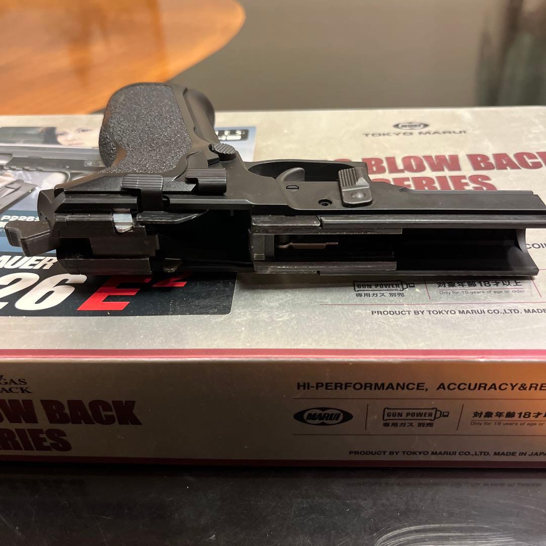 ト*モ様 東京マルイ ガスブローバックガン SIG SAUER P226 E2