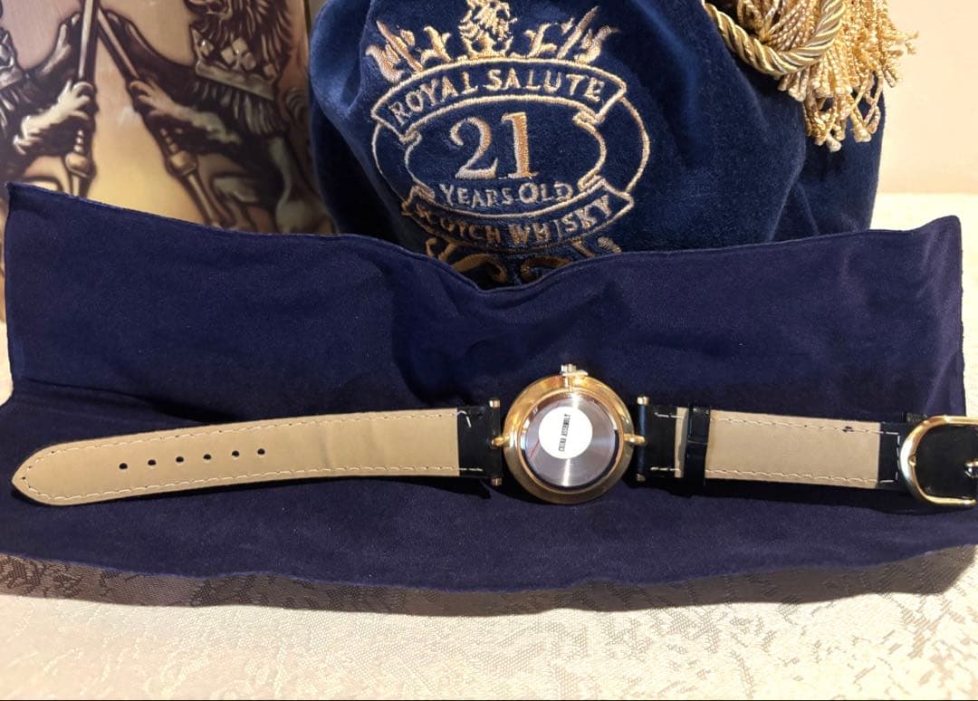 シーバス ブラザーズ　 SALUTE ロイヤルサルート21年　青陶器