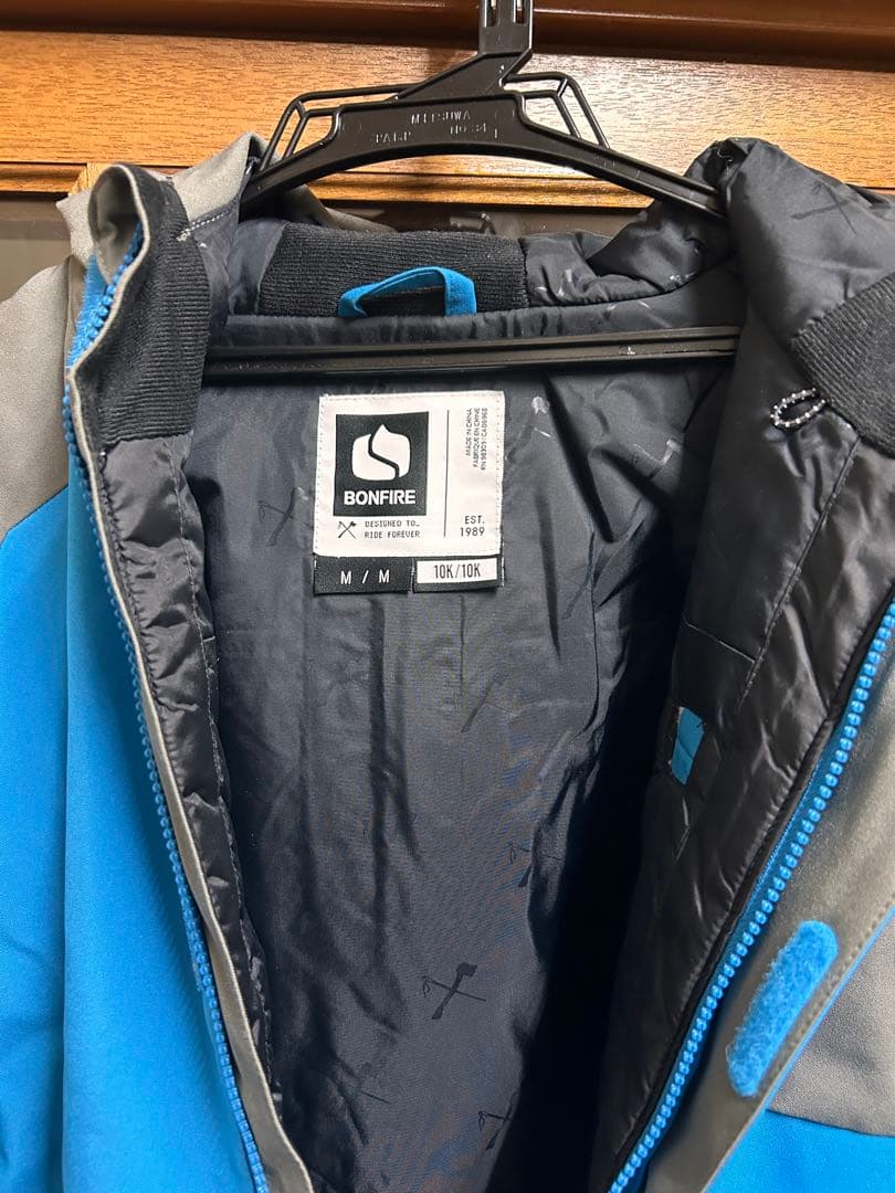 ボーイズボーダー必見［超美品］ボンファイア スノージャケット　ユースM size