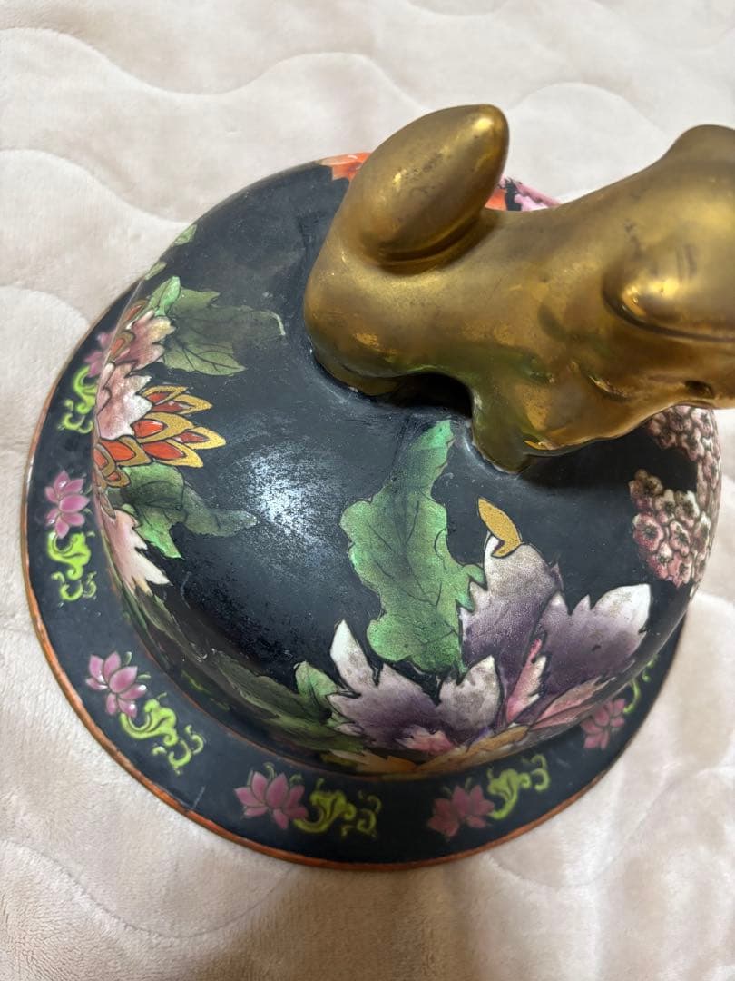 置物　壺の蓋部分