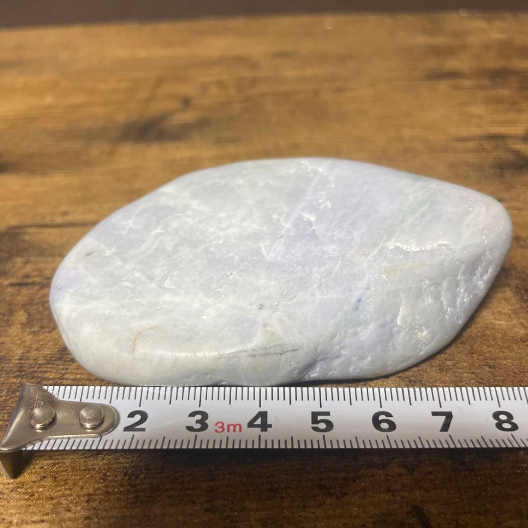 最終値下げ！220g 糸魚川　ラベンダー　翡翠　紫　海石　台座つき