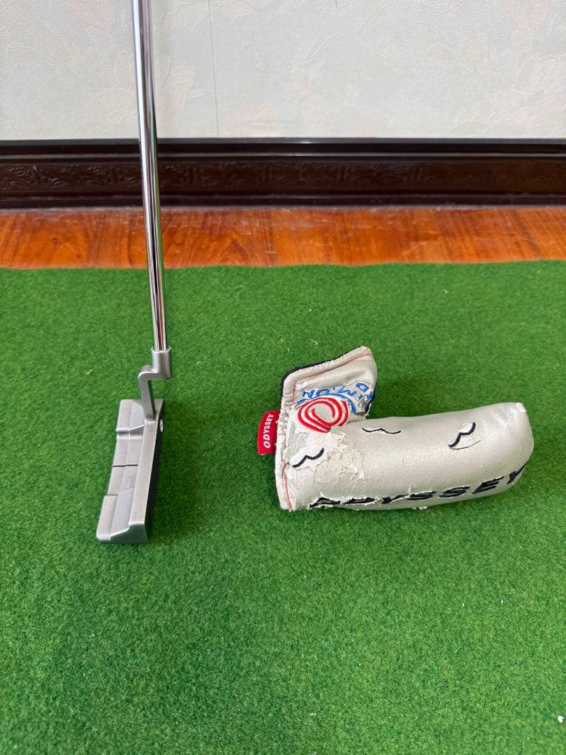 オデッセイ　LIMILTED EDITION ピン型パター