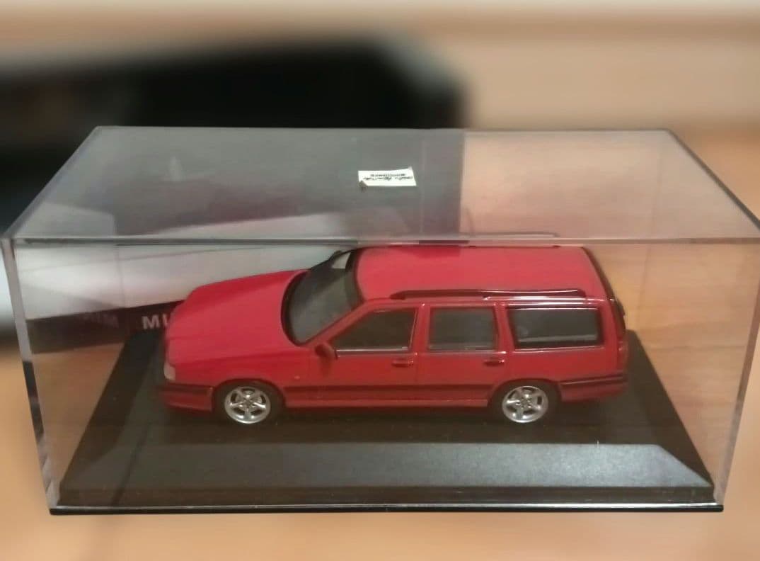 MINICHAMPS✪Volvo 850 レッド 1/43スケール