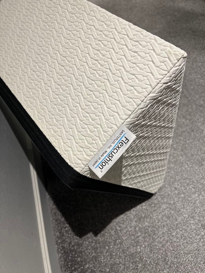 美品　サンテプラス　フレックスクッション GOLD'S GYM