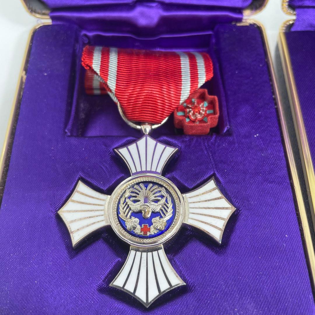 日本赤十字社 銀色有功章 2個セット 勲章
