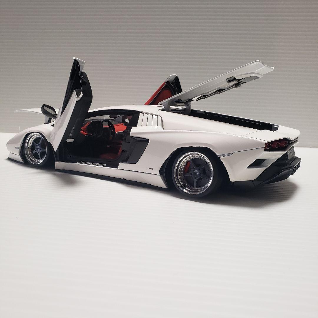 1/18 ランボルギーニカウンタック LPI 800-4 カスタム