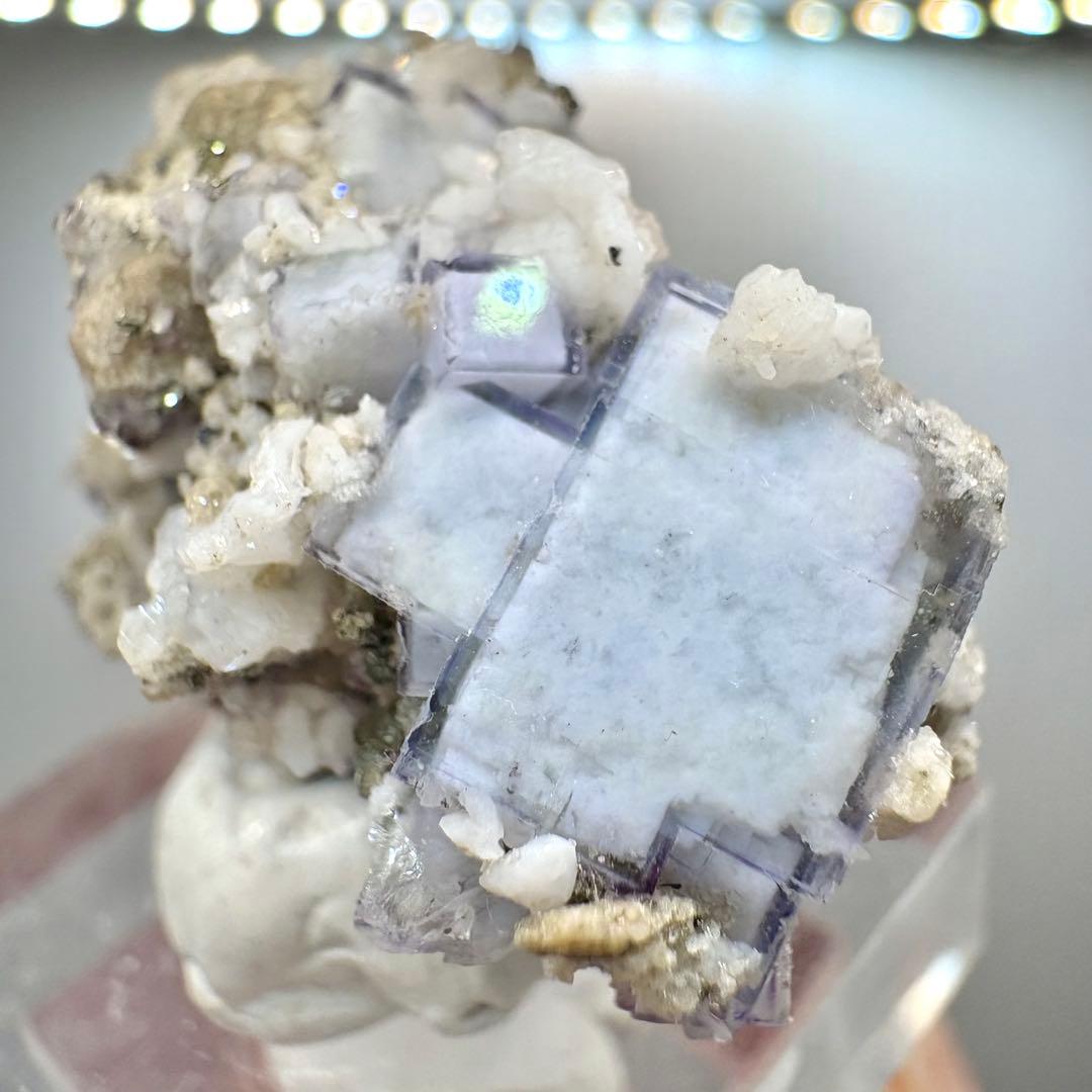 600 中国 ヤオガンシャン産　ポーセリンフローライト