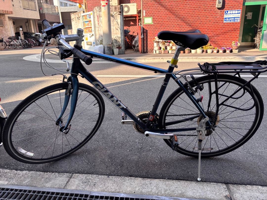 GIANT クロスバイク Mサイズ 青