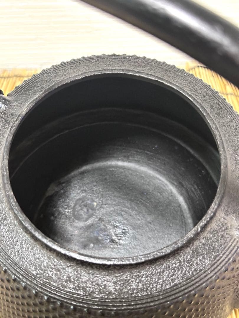 未使用品　南部伝統工芸士 及川寛治作真作保証　九重形１５型アラレ　南部鉄瓶　鉄瓶