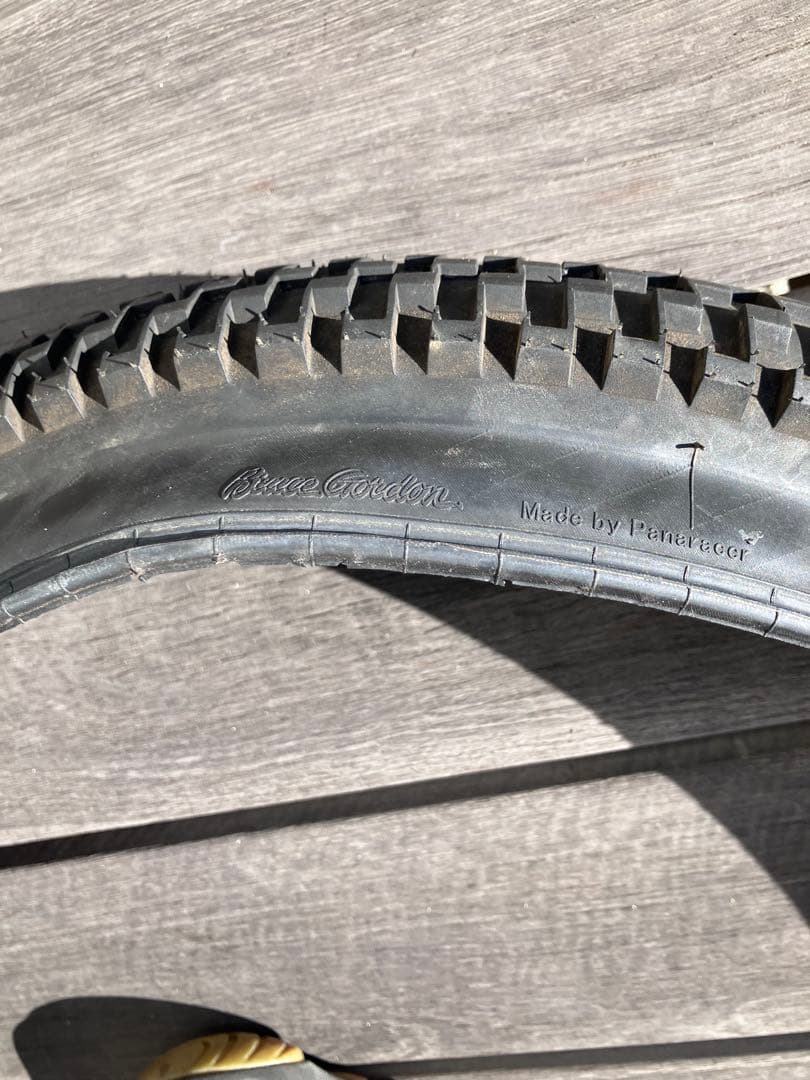 BRUCE GORDON Rock’n Road 650x48B