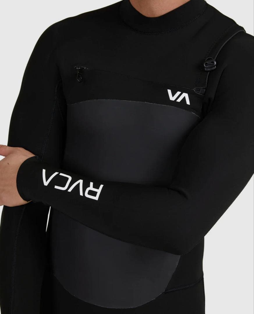 RVCA 3/2 BALANCE CHEST ZIP フルスーツ Mサイズ