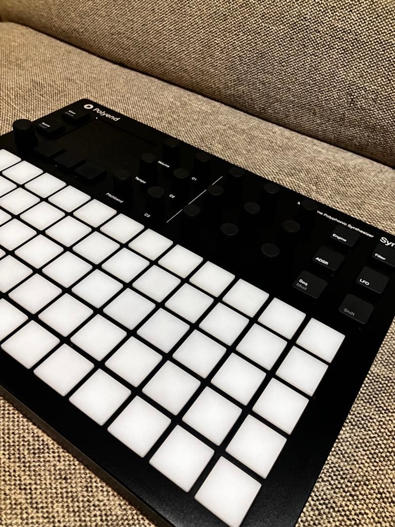 期間限定値下　Polyend Synth シンセサイザー