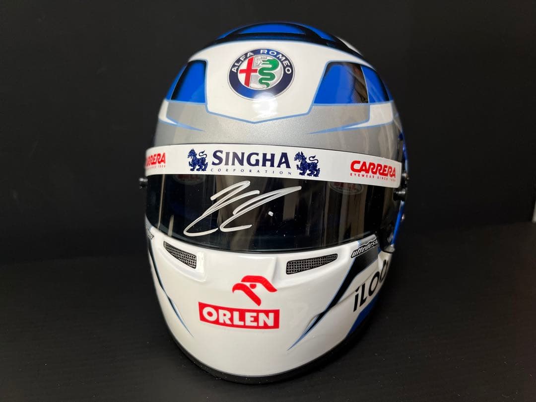 【直筆サイン入り】アルファロメオ ザウバー F1 ライコネン 1/2ヘルメット