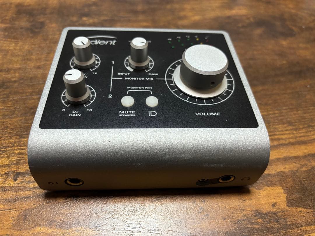 audient iD4 オーディオインターフェイス
