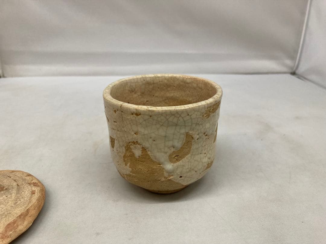 B388s 蟹彫茶碗　蓋付　玉井楽山作　天神蟹　愛媛　伊予　楽山焼　キズ有