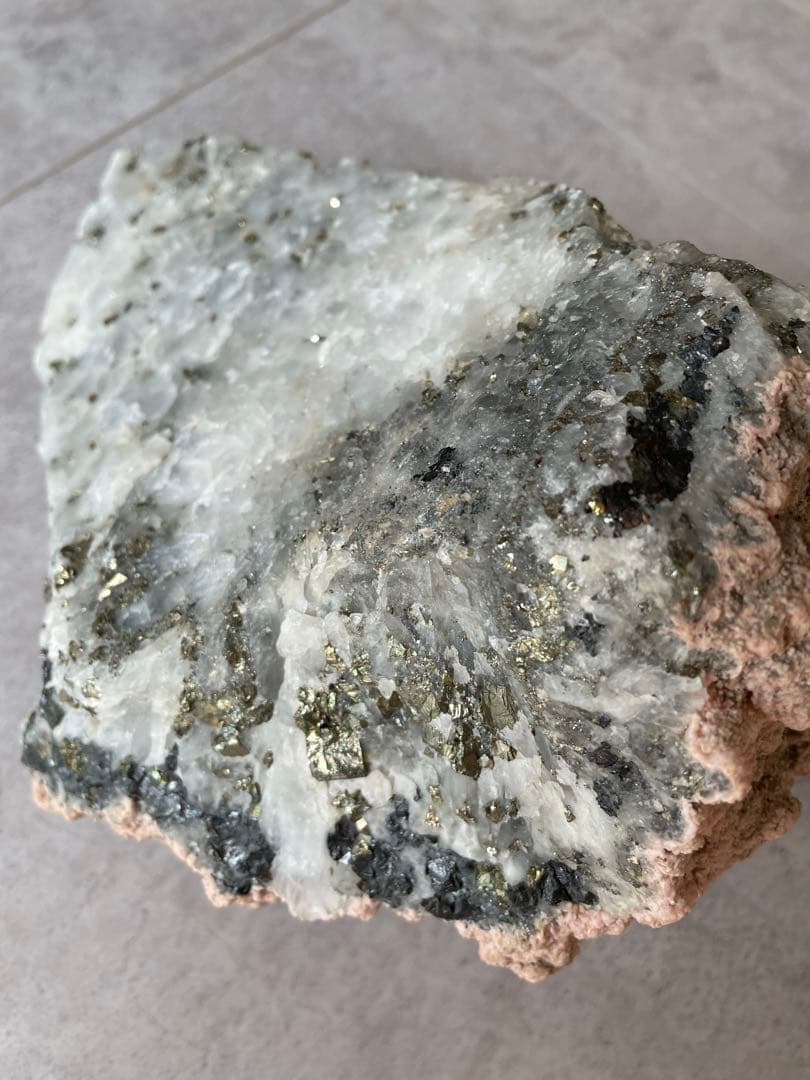 青森県尾太鉱山産　天然石約2.7㌔　ピンク　希少品