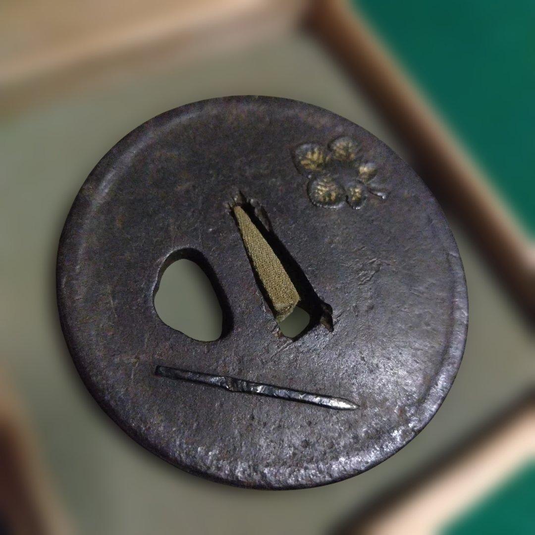 葉と花の装飾 鍔(つば) 鉄地