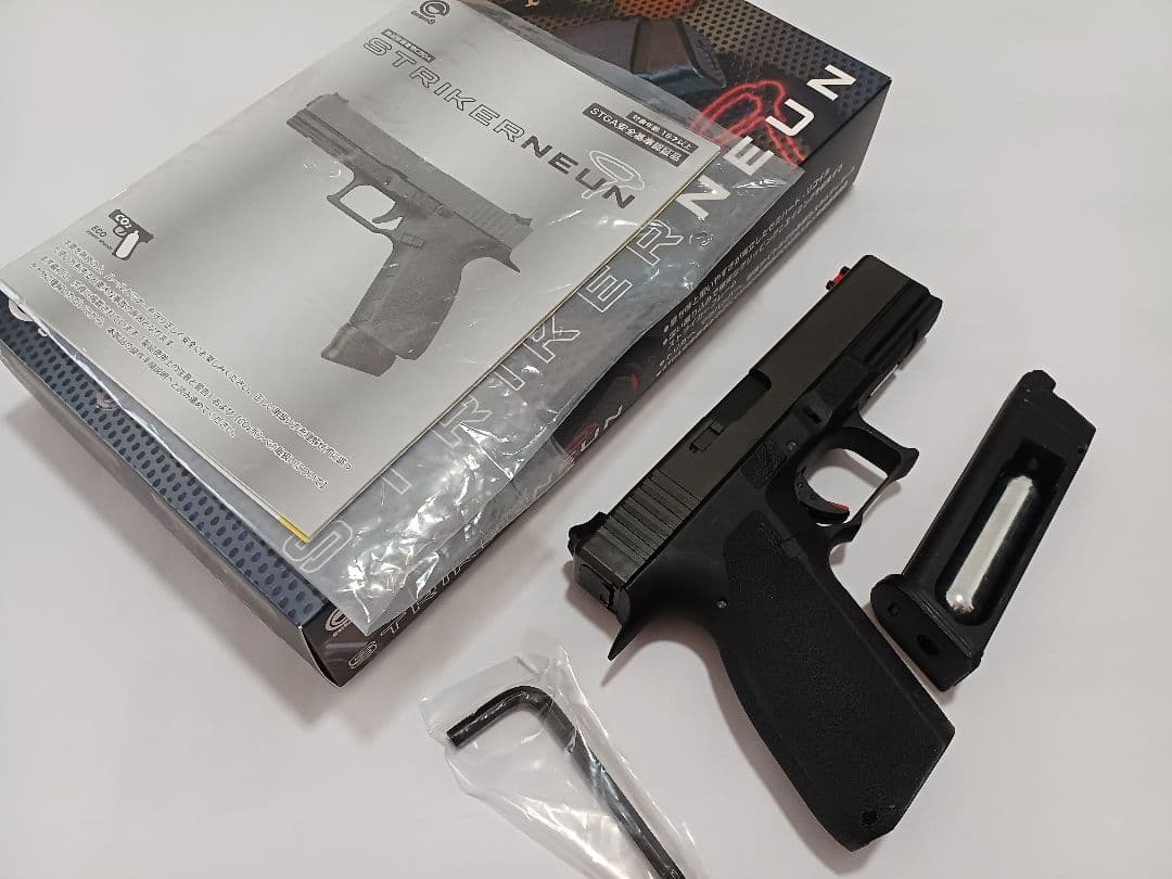 さ*ら様 carbon8　ストライカー9　CO2ガスガン