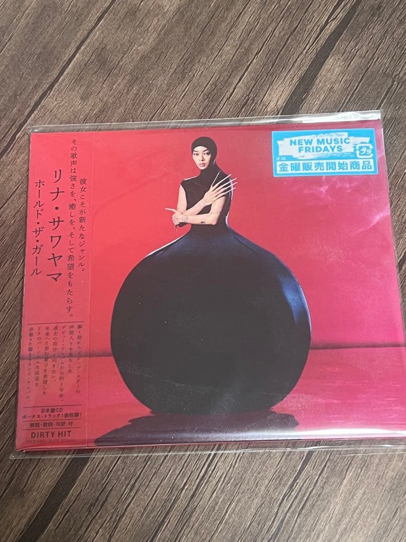 【直筆サインカード付】リナ・サワヤマ 「ホールド・ザ・ガール」