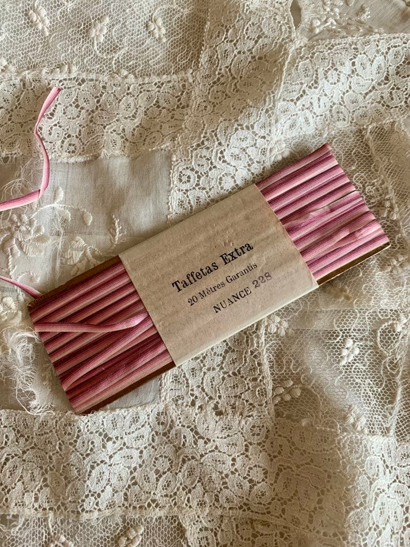 ※リクエストのお品※フランスアンティークシルクリボン＋リボン刺繍ボックス