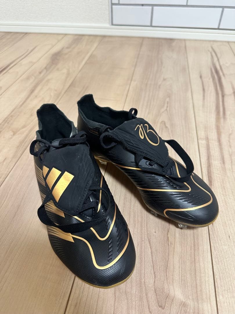 adidas Predator サッカーシューズ ブラック/ゴールド US5.5
