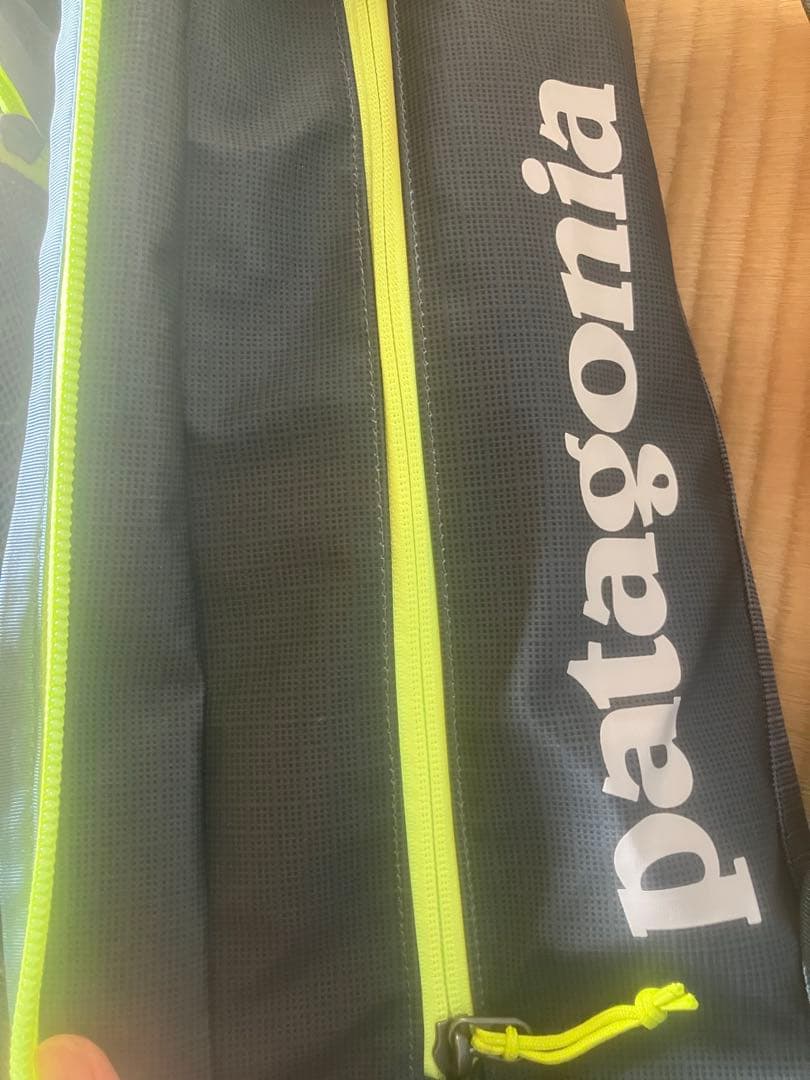 パタゴニアブラックホールダッフル55LMatte Nouveau Green