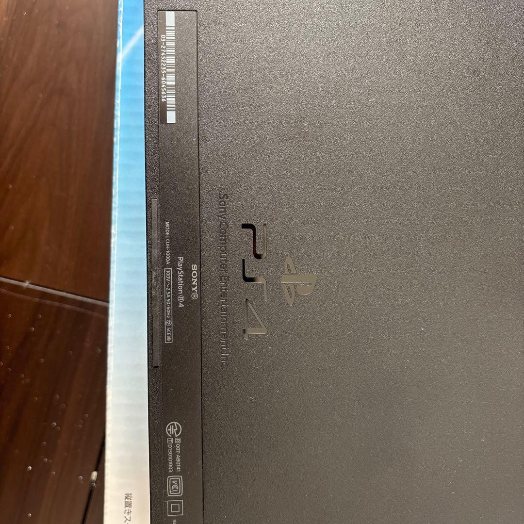 PlayStation4コントローラー二つとソフト4つ付き❗️