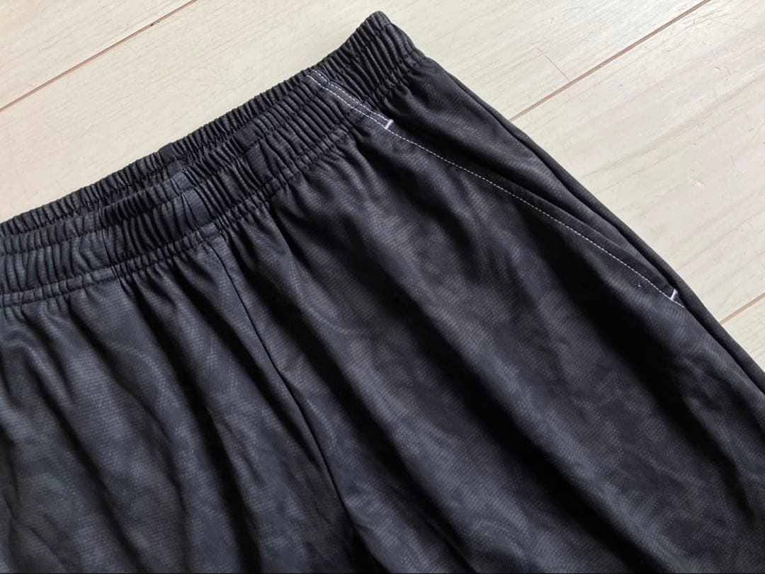 【希少✨美品】YONEXヨネックス ブラックリーフ柄ハーフパンツS 限定