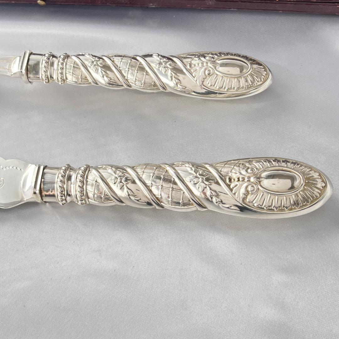 【英国】 ビクトリアンのサーバー ペア【シルバープレート】 専用ケース