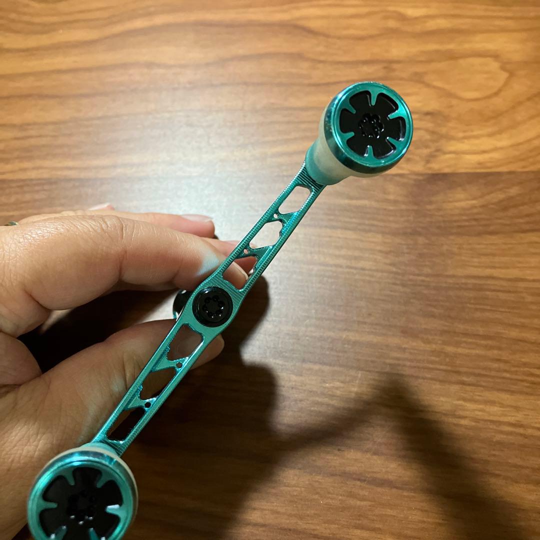 美品　ゴメクサス　エメラルダスカラー　ダブルハンドル　ダイワ専用スタンド