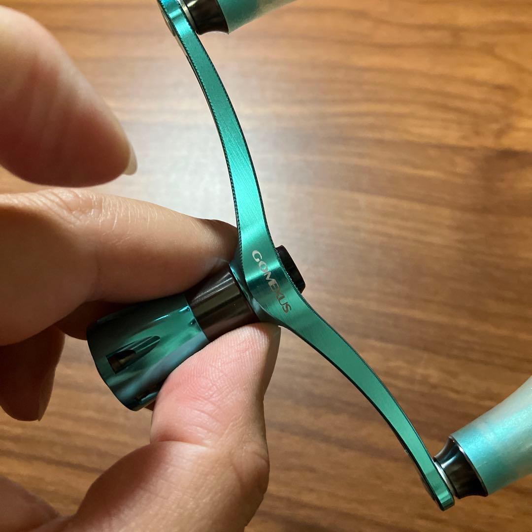 美品　ゴメクサス　エメラルダスカラー　ダブルハンドル　ダイワ専用スタンド