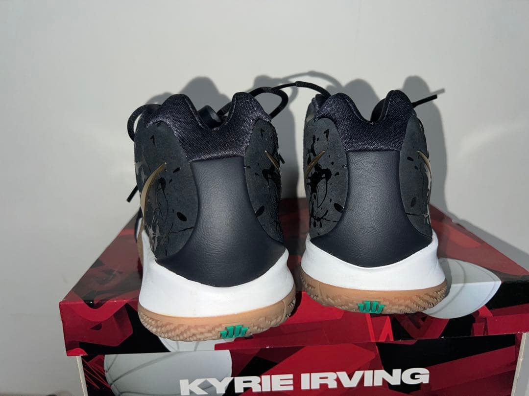 ナイキ バッシュ Kyrie Irving 4 EP 27.5cm