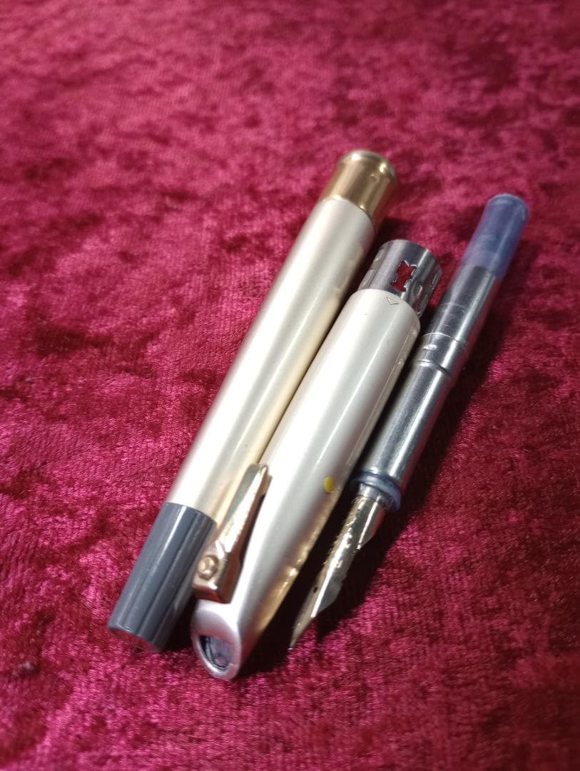 PILOT パイロット 万年筆 初代 キャップレス【C-600MW】