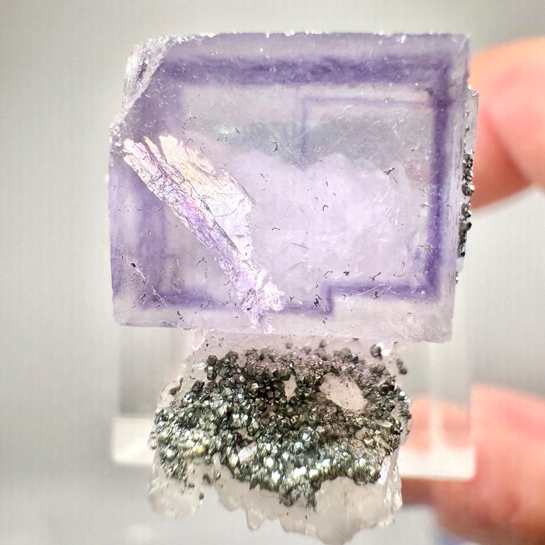 603 中国　ヤオガンシャン産　フローライト&パイライト&クォーツ