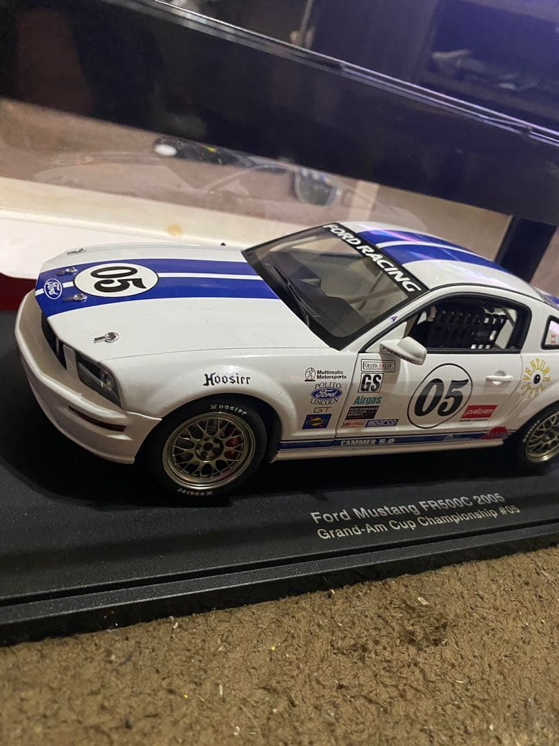 Ford Mustang FR500 1/18スケール ミニカー