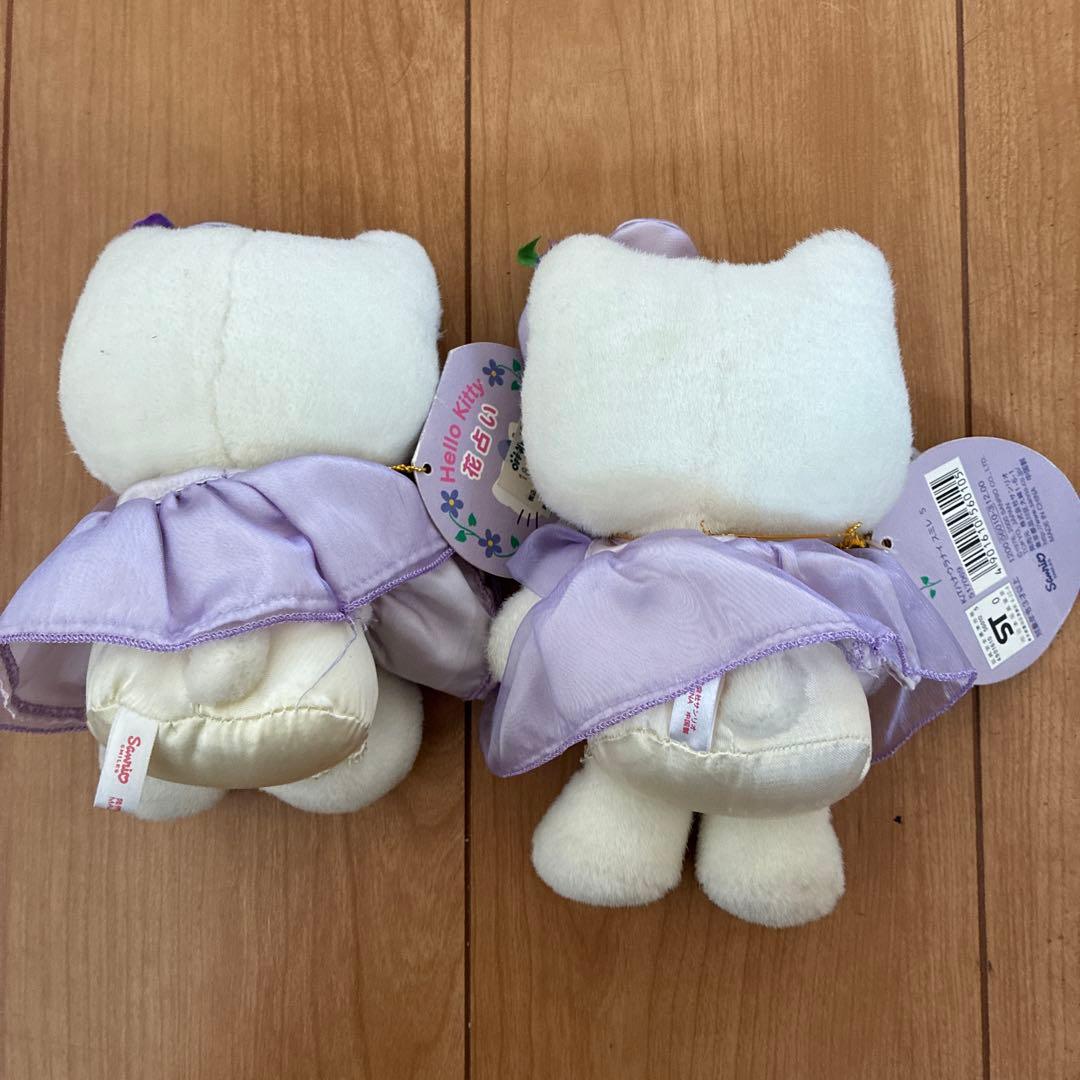 キティちゃん ぬいぐるみ 花占い