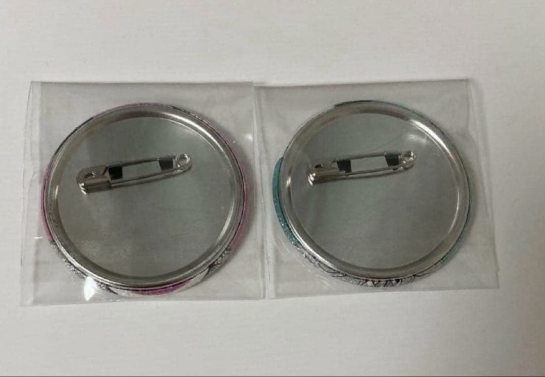 名探偵コナン 公式アプリ プレミアム会員限定 缶バッジ 工藤新一　毛利蘭　セット