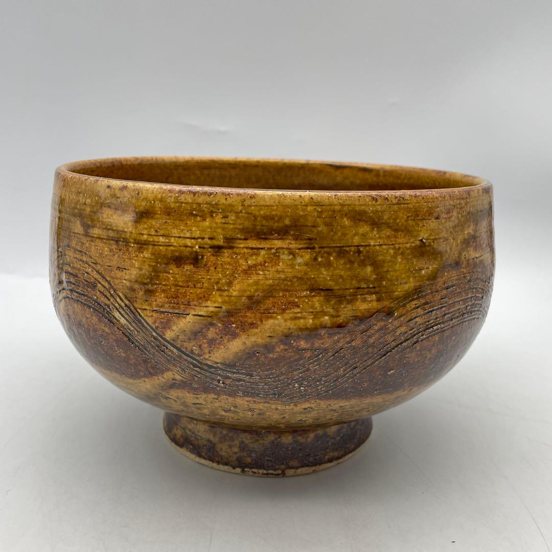 鳥取民藝　中井窯　牛ノ戸焼　波状模様の茶色陶器ボウル　足つき深鉢