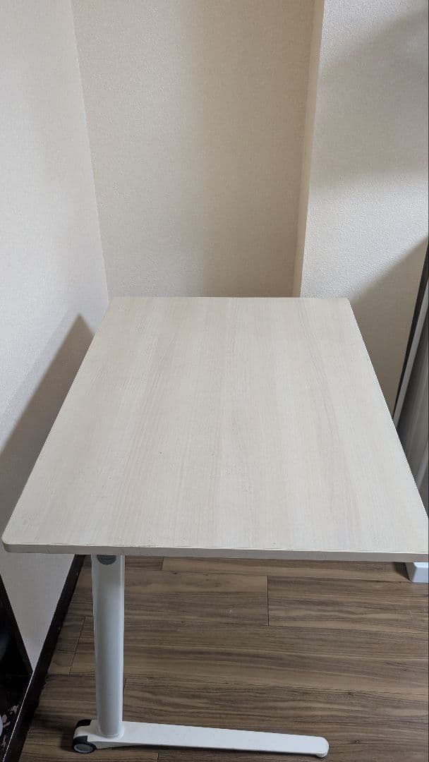 【大幅値下げ！】【引き取り割あり】オカムラ ライブス テーブル 800mm