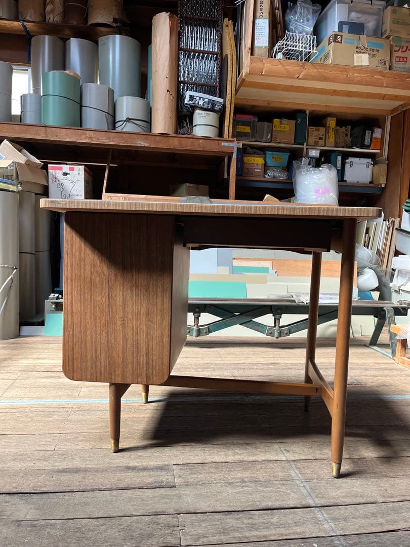 【希少】引き出しが曲線になっている机　アンティーク　レトロ