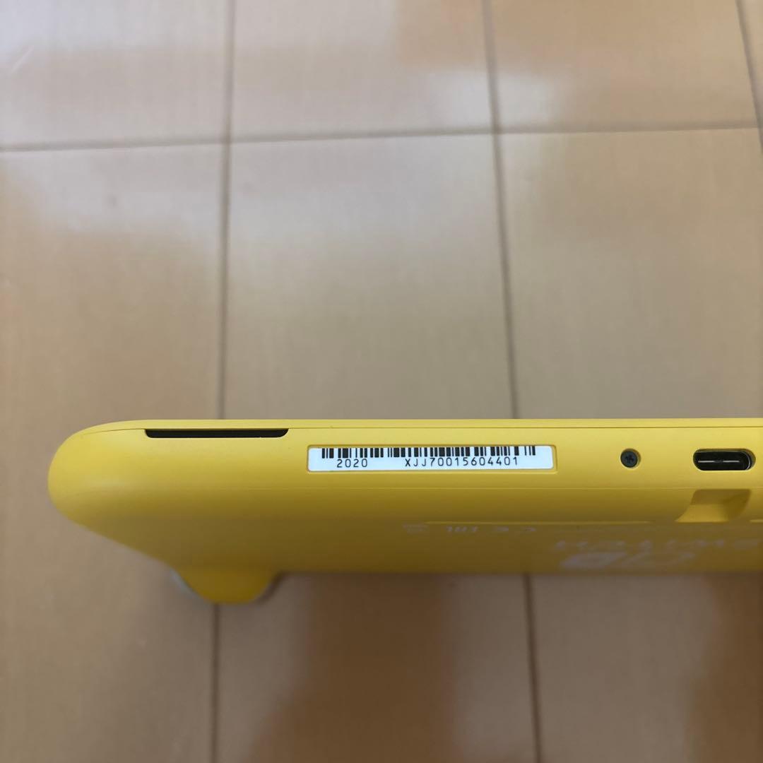 Nintendo Switch light 本体　イエロー