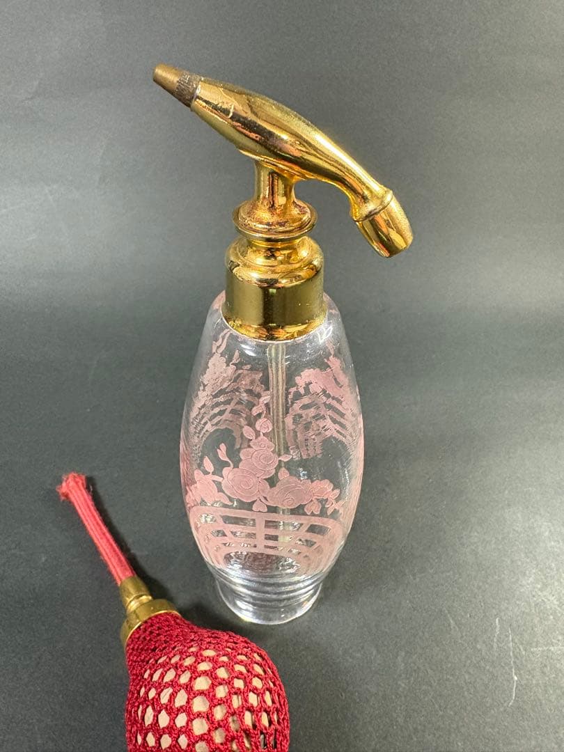 アンティークバカラピンク花柄パウダーケースと香水瓶 当時のケース付き。