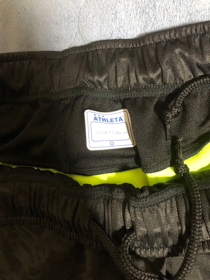 ATHLETA ジャージ 上下セット ブラック/イエロー　サイズＬ